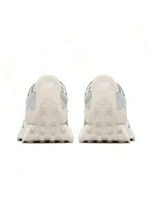 Sepatu Lari Kasual Low-Top Nyaman untuk Perjalanan Perkotaan dari New Balance NB 327, Unisex, Abu-abu/Putih - Light Grey - View 4