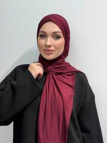 1pc Ready-To-Wear Instant Hijab Made By Soft, Breathable, And Anti-Pilling Fabric For Muslim. Suitable For Year-Round Use And Daily Wear By Muslims. - Burgundy - View 3