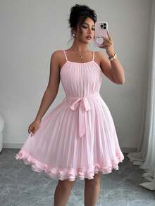 Vestido elegante y romántico para mujer con tirantes, cuello cuadrado, cintura marcada, falda plisada y volante en el bajo ICFA - Rosa - Ver 1