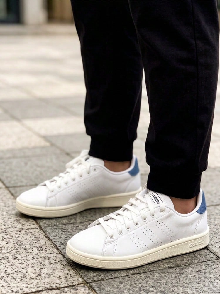 Zapatillas bajas adidas neo ADVANTAGE de piel sintética azul con tacón para hombre, color blanco. - Blanco - Ver 1