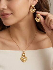 1 Set Women's High-End Fashion Jewelry, Stainless Steel Waterproof Hypoallergenic Fade-Resistant French Vintage Baroque Style Necklace & Stud Earrings Set, European And American Hollow Geometric Vine Pendant Necklace, Elegant Old Money Style Matching Vacation Dresses And V-Neck Knit Sweaters, Suitable For Birthday Anniversary Exquisite Gift Jewelry Set - Multicolor - View 2