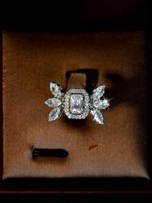 A Dazzling, Headline-Grabbing Set Of Mixed-Cut Floral And Leaf Jewelry, Fully Set With Cubic Zirconia, Plus Symmetrical Long Drop Earrings-Exquisite Accessories-And Glamorous, Eye-Catching Jewelry For An Awards Ceremony Runway Show. - Silver - View 4