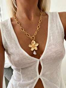 1pc Fashion Sweet Gold 3D Flower Faux Baroque Pearl Pendant Choker Necklace With Twisted Rope Chain Design, Elegant High-End Gold Necklace For Women, Suitable For Daily Wear, Dates, Parties And Music Festivals - Gold - View 1