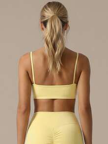 Bra Olahraga Wanita Model Halter Neck dengan Banyak Tali Bahu yang Dapat Diatur dan Lapisan Ganda di Bagian Belakang untuk Yoga dan Kebugaran, Warna Kuning - Kuning - View 6
