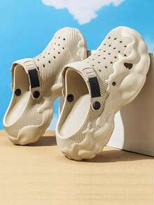 Sepatu Bakiak Pria Warna Khaki dengan Sol Tebal, Bahan EVA Sangat Ringan, Anti Selip, Dapat Digunakan Dua Arah, Sandal Pantai - Khaki - View 4
