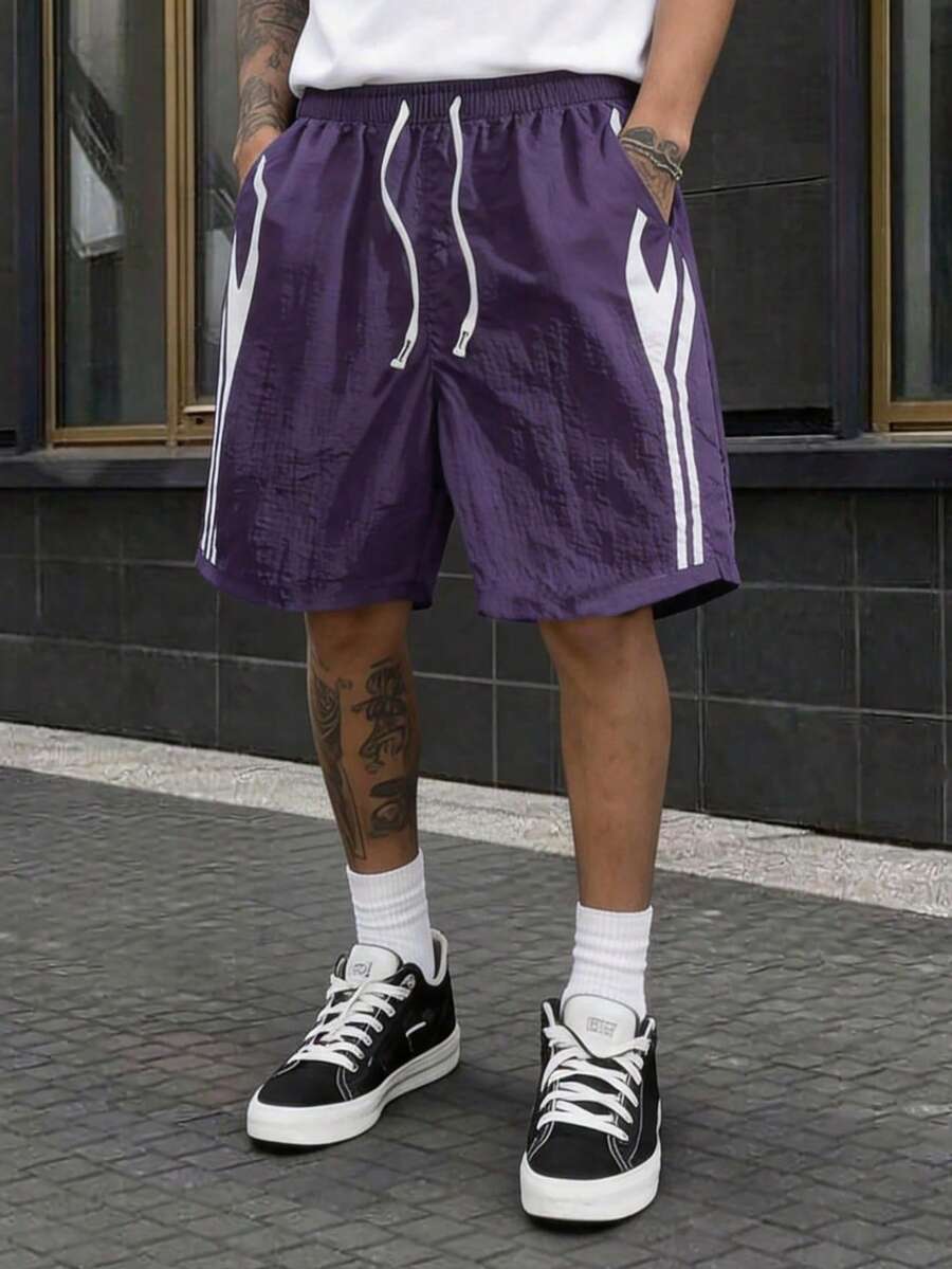 Amerikanischer Streetstyle Lila & Weiß Farbblock Gestreifte Sportshorts für Herren, Kordelzug Taille Locker Atmungsaktiv 5-Zoll Lässige Hose - Violett - Übersicht 1