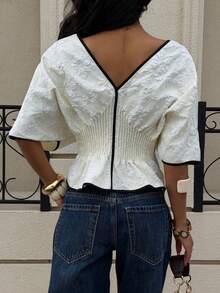 Blusa de mujer de unicolor con cuello en V profundo, cintura fruncida y dobladillo con volantes, camisa elegante ajustada con ribete de contraste - Caqui - Ver 3