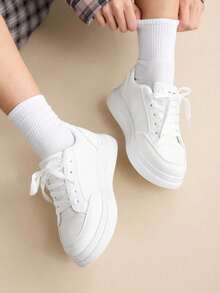 1 Paar Damen Mode Lässig Sport Weiß Sneaker 2026 Frühling Neu Vielseitig Nische Studenten Outdoor Leicht Skate Schuhe Paar Stil Alltagstrage Dicke Sohle Fleckenresistent Damen Schuhe - Weiss - Übersicht 3