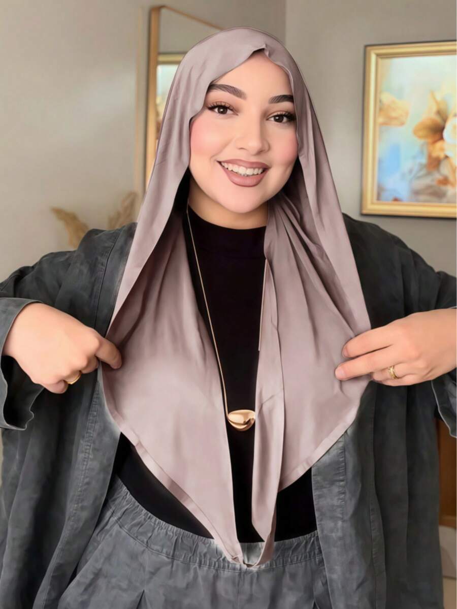 1件女款即時經典基本純色希賈布，預縫扭轉領口圍巾，多種穿戴方式可調節百搭造型，實用彈性頭巾，莫代爾面料，舒適柔軟親膚，適合日常出遊、運動、瑜珈