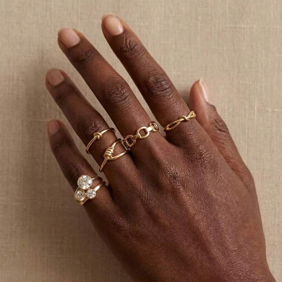 5 Stücke Set Goldfarbene Ringe, stapelbare geknotete & Cut Out Kettenringe mit Strass, vielseitiger Schmuck für Frauen - Gold - Übersicht 1