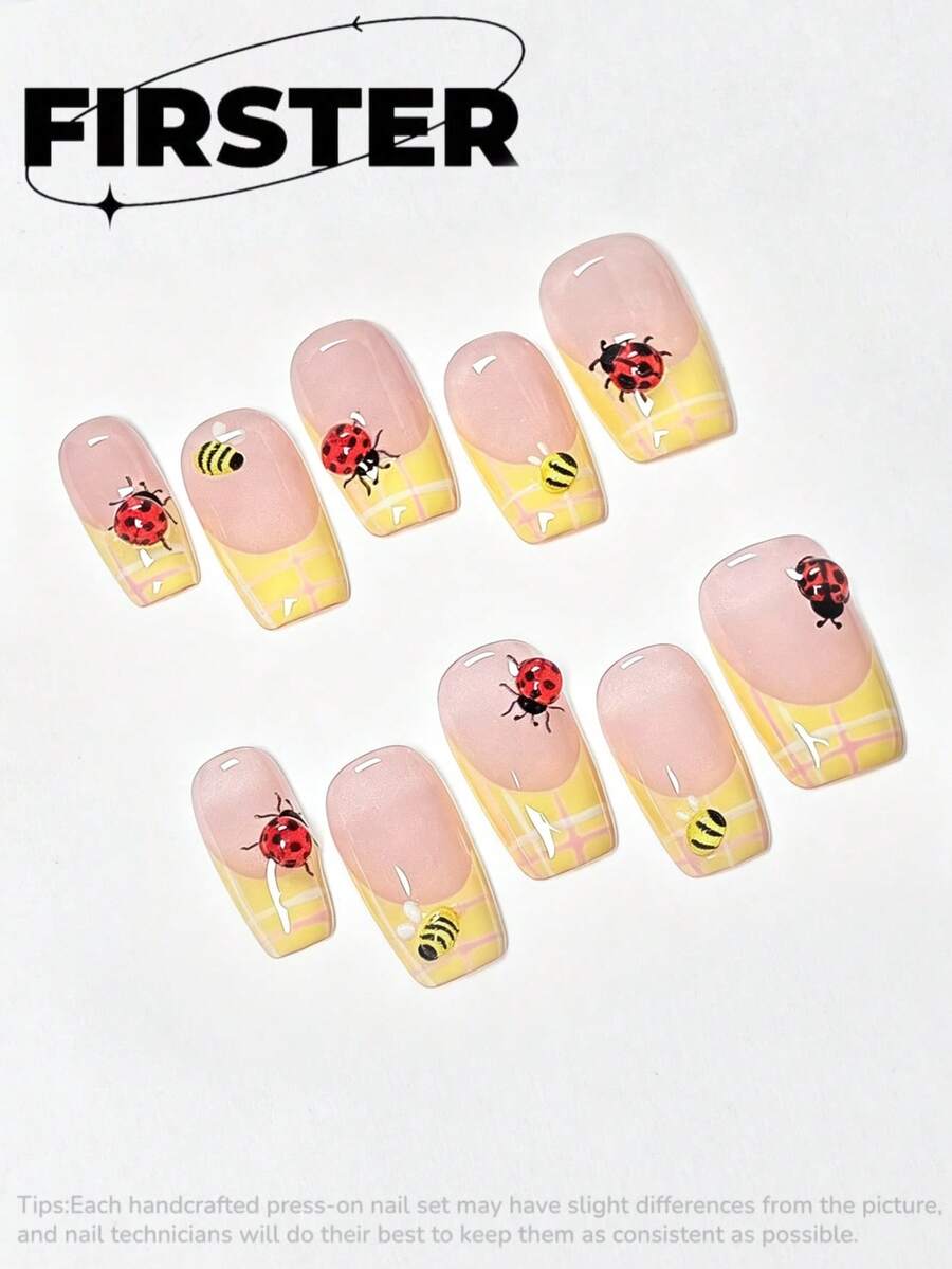 10片中短方型手工穿戴甲，夏季美甲，裸色與黃色格紋法式假指甲，3D瓢蟲與蜜蜂美甲，亮面可重複使用壓克力指甲，適合日常佩戴
