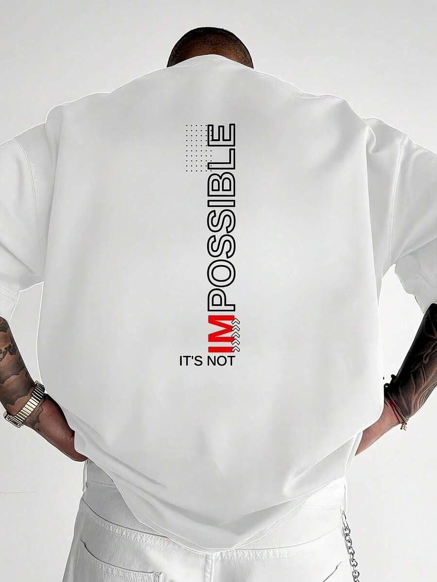 - Camiseta de hombre Y2K 2026 en tejido grueso - Llamativo estampado IM POSSIBLE en la espalda - Negra con letras rojas - Corte regular, cuello redondo, ideal para el gimnasio - Blanco - Ver 1