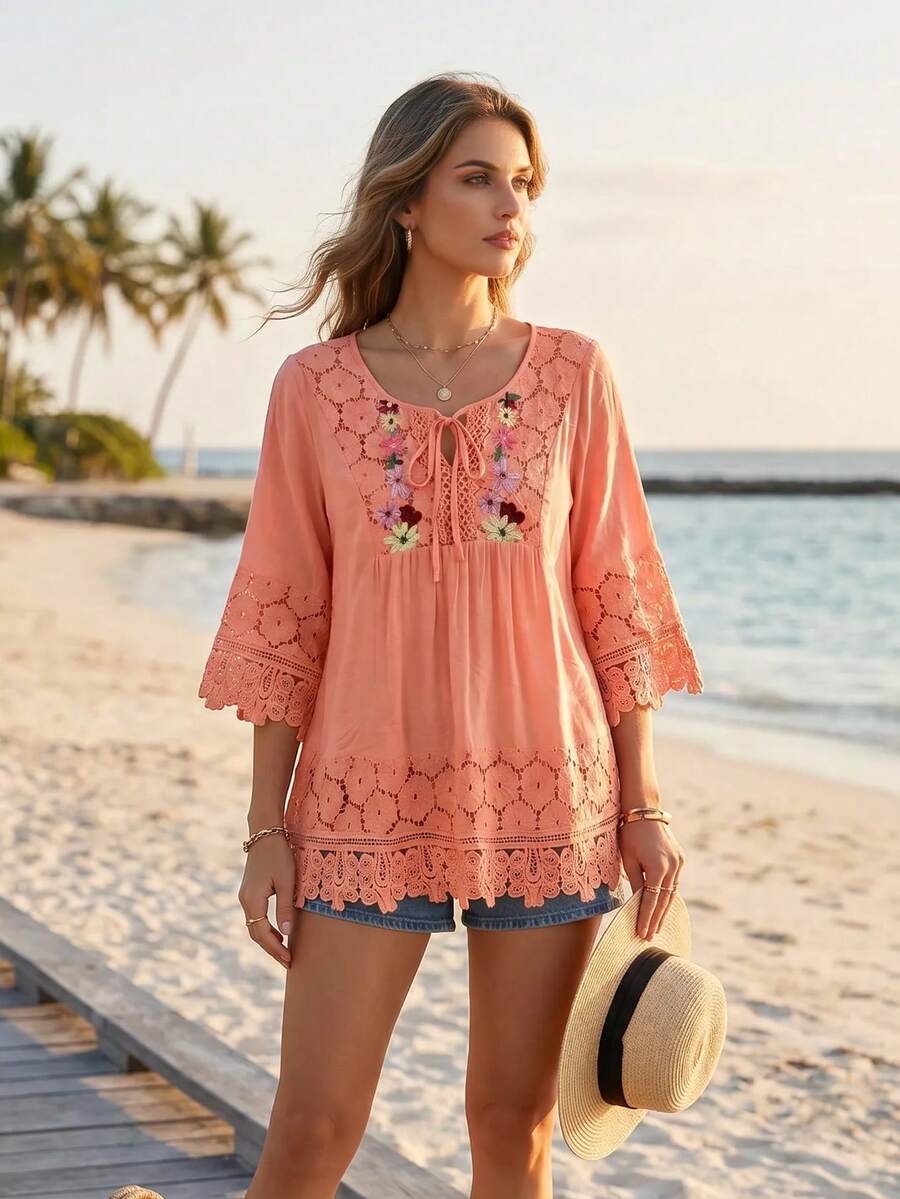 Blusa feminina casual simples com bordado floral e renda, ideal para férias de primavera. - Coral Rosa - Ver 1