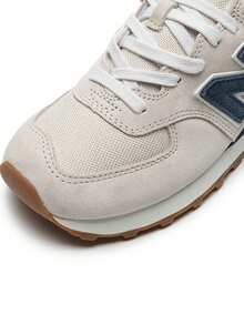 Zapatillas New Balance para hombre y mujer, modelo 2026, nueva serie 574, estilo retro, para correr, deportivas y casuales (ML574LGI). - Gris - Ver 7