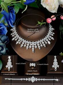 A Dazzling, Headline-Grabbing Set Of Mixed-Cut Floral And Leaf Jewelry, Fully Set With Cubic Zirconia, Plus Symmetrical Long Drop Earrings-Exquisite Accessories-And Glamorous, Eye-Catching Jewelry For An Awards Ceremony Runway Show. - Silver - View 7