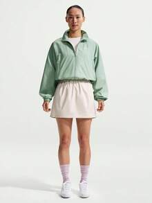 Nike 女款 AS W NSW CLSSC UV 運動外套 梭織無帽夾克 IO1474-006 - 綠色 - 查看 6