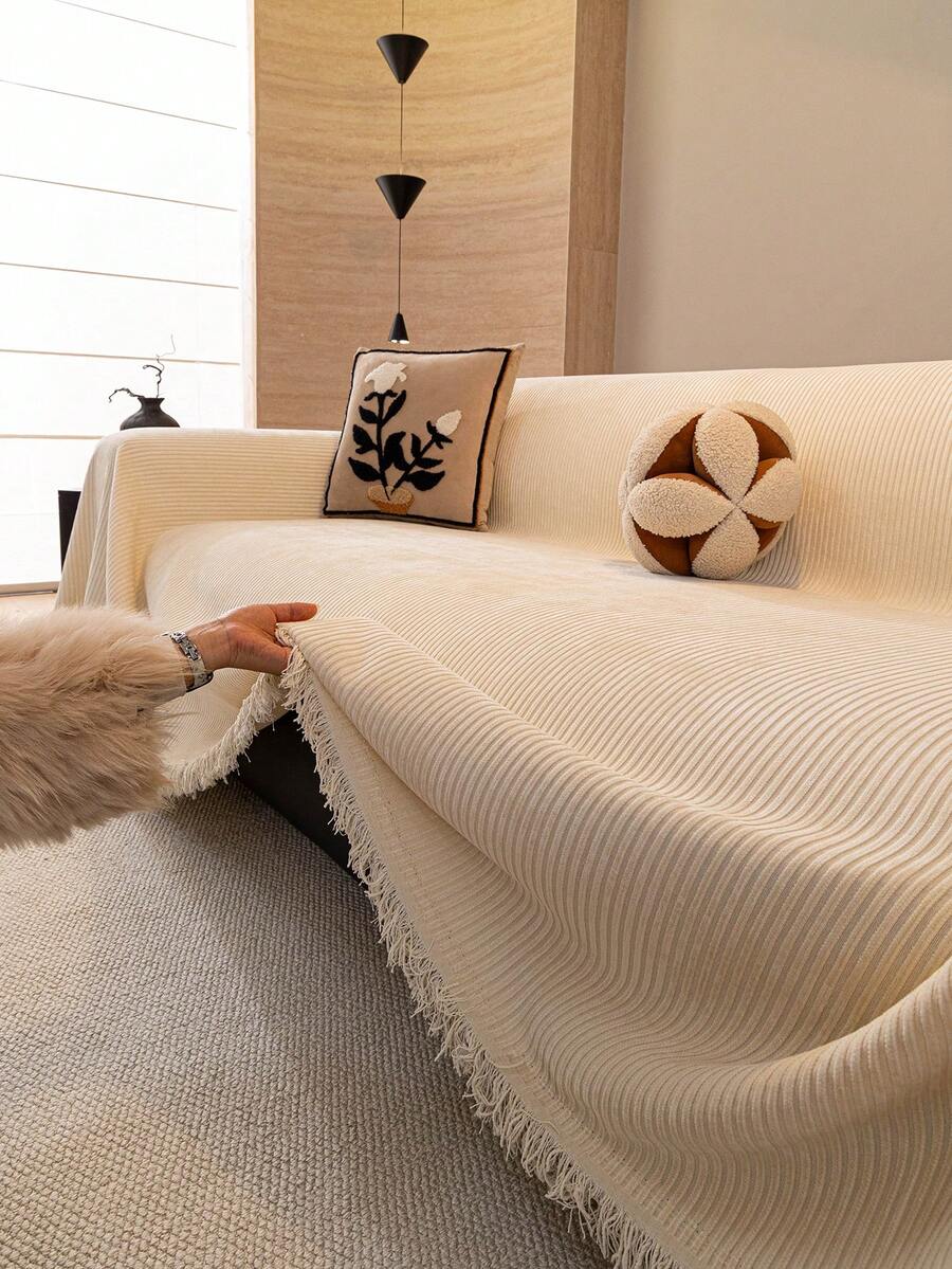 1 buah Sarung Sofa Chenille Bergaris Warna Polos, Gaya Minimalis Klasik, Tahan Gores, Tahan Aus, Ramah Hewan Peliharaan, Pelindung Sofa Sepanjang Musim, Cocok Untuk Kamar Tidur, Ruang Tamu, Ruang Belajar, Kantor, Dapat Dicuci dengan Mesin - Krem - View 1