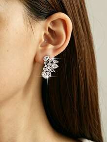 1pair Sparkly Leaf Stud Earrings With Cubic Zirconia, Elegant Jewelry For Women, Perfect For Wedding, Engagement, Anniversary Party & Daily Outfit - White - View 2