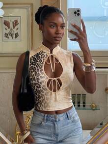Fashion Stand Collar Printed Hollow Knotted Crop Top, Sleeveless Slim Hot Girl Style. Cutout Twist Detail, Ideal For Dating, Travel Daily Streetwear. - 駝色 - 查看 1