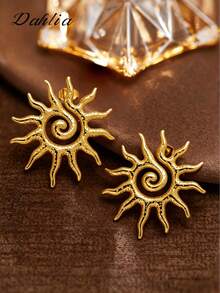 Women's Gold Stainless Steel Sun Earrings, Bohemian Vintage Round Sun Design Fashion Jewelry, Suitable For Party, Vacation And Daily Wear - Gold - View 1