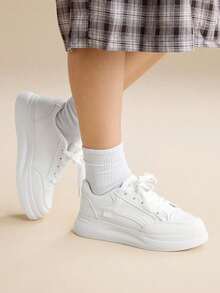 1 Paar Damen Mode Lässig Sport Weiß Sneaker 2026 Frühling Neu Vielseitig Nische Studenten Outdoor Leicht Skate Schuhe Paar Stil Alltagstrage Dicke Sohle Fleckenresistent Damen Schuhe - Weiss - Übersicht 4