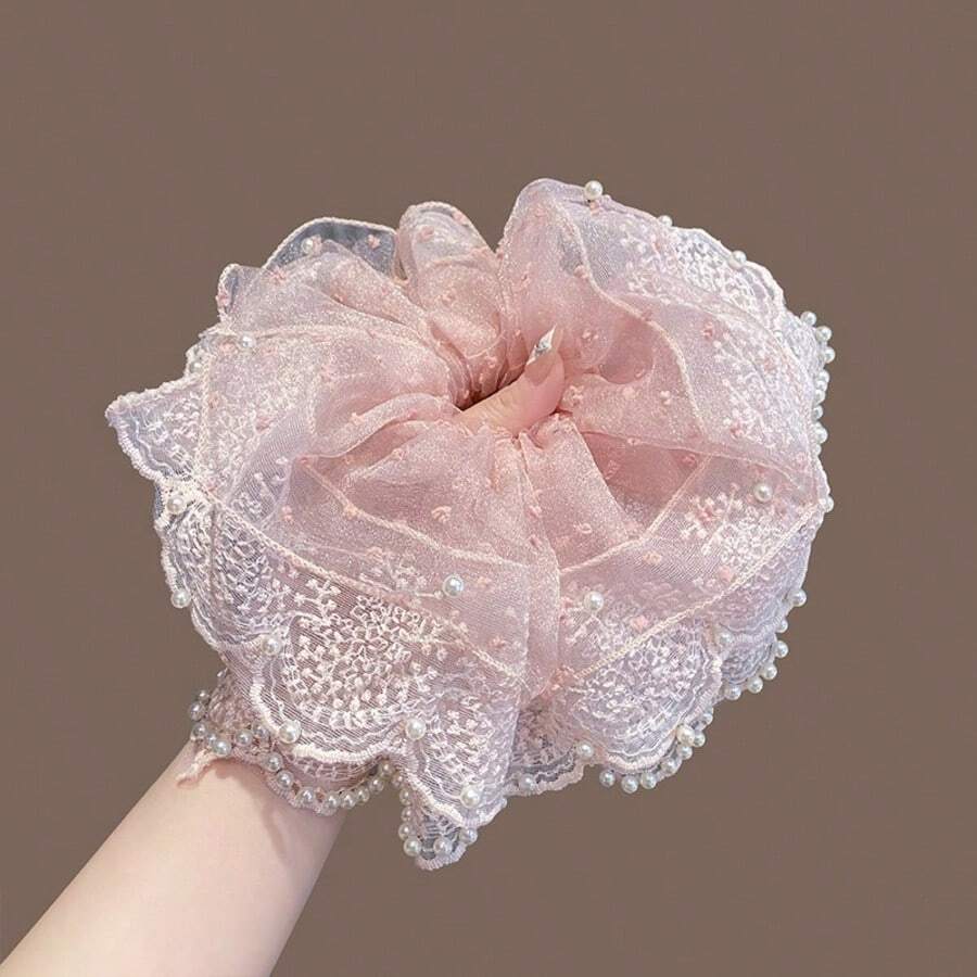 1件溫柔豆沙粉雙層刺繡網紗珍珠蕾絲大腸圈髮圈，女款仙氣精緻彈性髮帶，法式輕奢甜美風，適合日常通勤、溫柔約會、宴會派對、草地婚禮，氛圍感十足重工面料髮飾