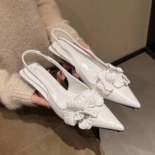 Frühlingsneuheit 2026 Damen Sandalen im koreanischen Stil mit geschlossener Zehenpartie, Spitzenabsätze mit Blumenverzierung, elegante hochabsätzige Pumps - Weiss - Übersicht 2