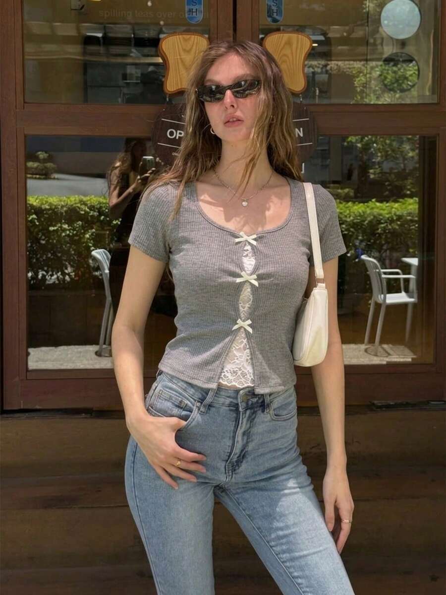 Süß & elegant taillenschmeichelnde Bluse, einfarbige Schleife Spitze Patchwork Fake Zweiteiler/Dekonstrierte Damen Strickbluse, geeignet für den täglichen Gebrauch, Dates, Urlaub im Sommer