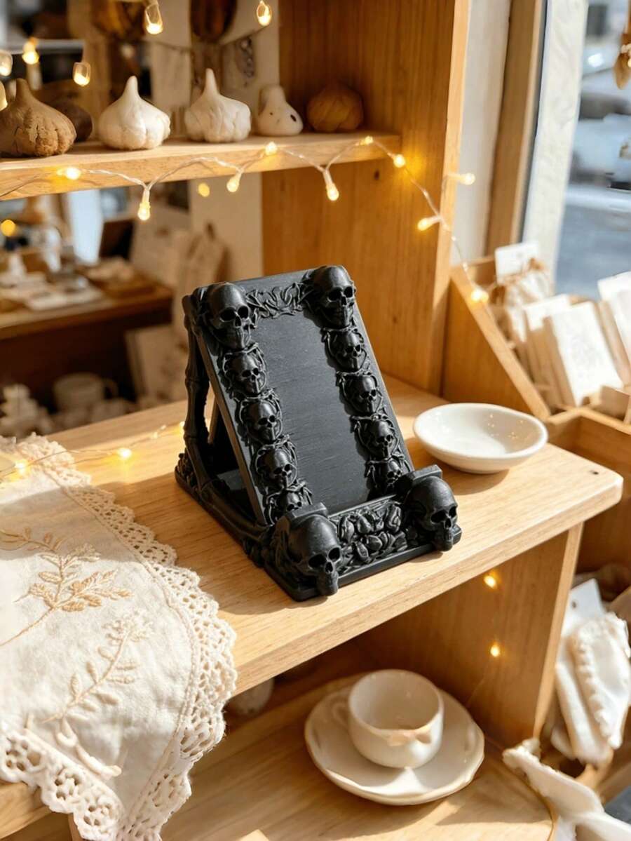 3D Printed Gothic Skull Phone Holder, Dark Style Desktop Ornament, Creative Gift For Horror Enthusiasts, Horror Themed Home Decor, Halloween Decoration, Niche Culture Decor, Gaming Room Decor - Multicolor - View 1