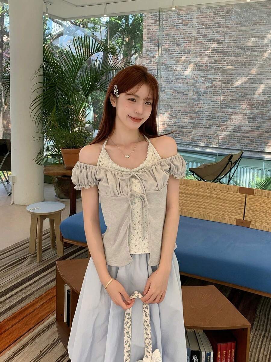 女款掛脖式 2 合 1 飛袖 T-shirt,夏季韓系甜美碎花綁帶上衣 - 灰色 - 查看 1