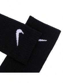Nike 9 أزواج جوارب رياضية للرجال والنساء U NK EVERYDAY LTWT CREW جوارب كرو بسيطة يومية رياضية كاجوال مريحة - أسود/أبيض - مشاهدة 4