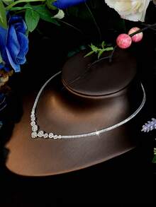1 Set Romantic Princess Style Gradient Arrangement Round Zirconia Accessories + Asymmetrical Sunflower Round Diamond Thin Chain Necklace 4-Piece Set + Wedding Photography Atmosphere Bridal Styling Jewelry - Silver - View 5