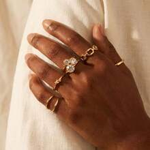 5 Stücke Set Goldfarbene Ringe, stapelbare geknotete & Cut Out Kettenringe mit Strass, vielseitiger Schmuck für Frauen - Gold - Übersicht 4