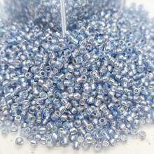 500 pezzi, 5g/confezione, perline di vetro semiseed da 2mm con tinta iridescente discreta, perline rotonde, perline a chicco di miglio, adatte per fai-da-te artigianale, realizzazione di braccialetti, anelli, regali per amici - Perline di semi GRB da 2 mm riempite d'argento, 15 colori in 18 colori - Visualizzare 6