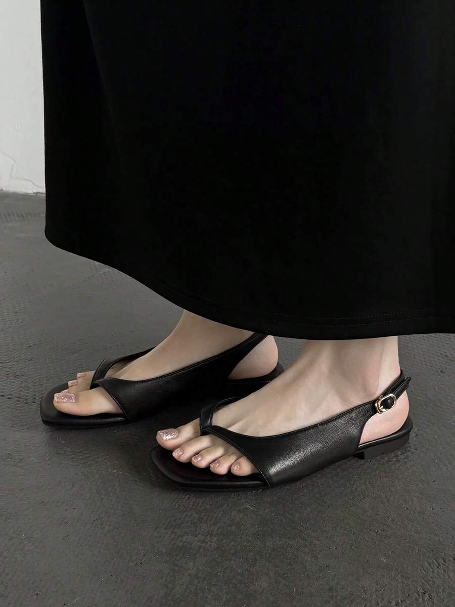法式極簡方頭平底後扣帶涼鞋 女款 2026夏季新款 時尚黑色簡約高級感 INS風 度假必備