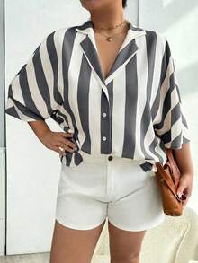 Chemise ample décontractée et polyvalente pour femmes grandes tailles, style simple à rayures grises, top décontracté pour femmes, tenue de vacances - Gris pâle - Voir 7