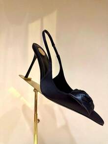 Tacones de salón de mujer con puntera puntiaguda, decoración floral y tacón de aguja de satén - Negro - Ver 1