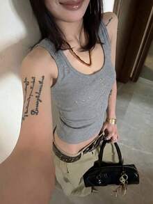 灰色