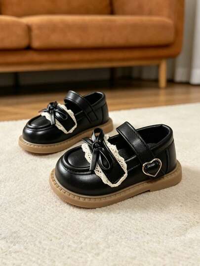Spring/Autumn Fashion Versatile Black Baby Flat Shoes, Summer Easy On/Off Soft Leather Upper Baby Girl Shoes, Park Mall Outdoor Activities Running Playing Non-Slip Wear-Resistant Girls Shoes, Heart Buckle One-Strap Bow Sweet Style Girls Princess Shoes, Lace Trim Cute Black Baby Girl Walking Shoes Small Leather Shoes, Suitable For 2-7 Years Old Baby Girls Spring, Summer, Autumn Three Seasons Daily Wear And Outdoor Activities Walking Socializing Etc.