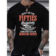 Men's "Built In The Fifties Original And Unrestored" Funny Birthday Graphic T-Shirt, Casual Crew Neck Short Sleeve Tee, Retro Distressed Print, Humorous 50s Born Vibe Streetwear Top - Schwarz - Übersicht 1