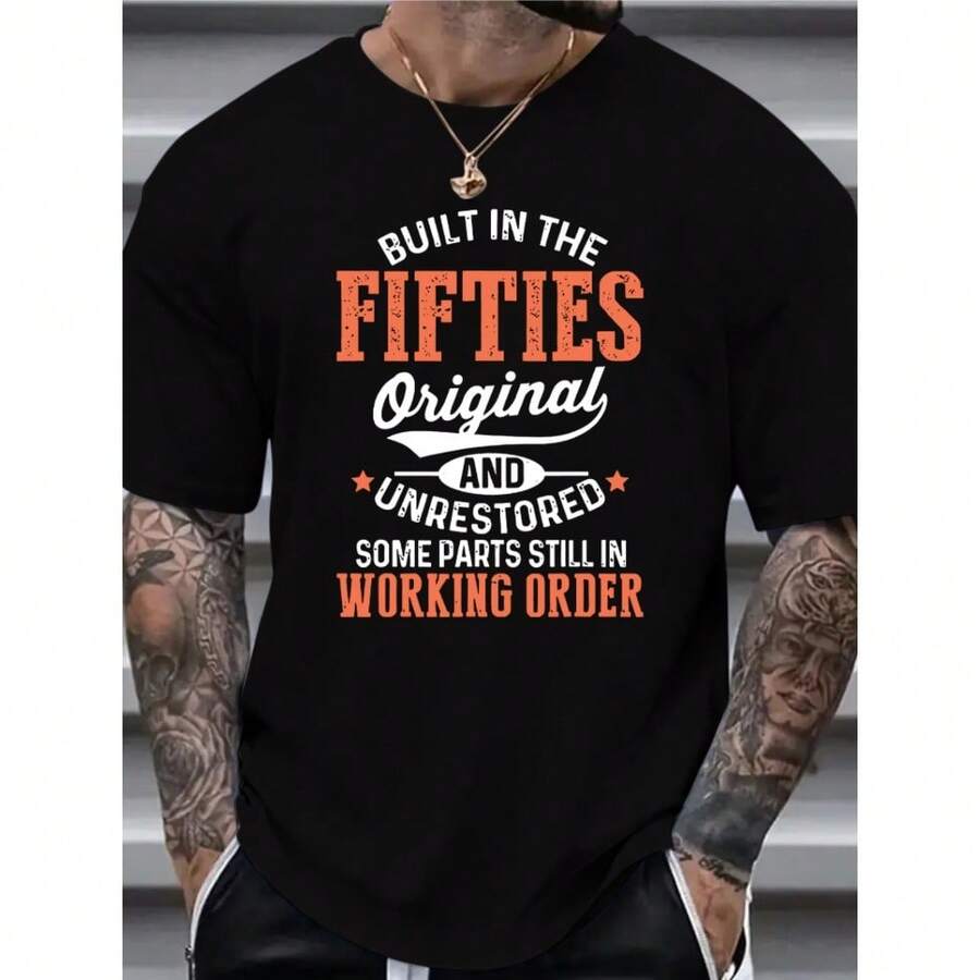 Men's "Built In The Fifties Original And Unrestored" Funny Birthday Graphic T-Shirt, Casual Crew Neck Short Sleeve Tee, Retro Distressed Print, Humorous 50s Born Vibe Streetwear Top - Schwarz - Übersicht 1