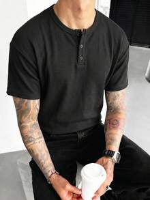 男士华夫格纹短袖T恤，舒适透气，亨利领Polo衫，适合夏季聚会，复古风格，尺码偏大，建议选择小一码以获得更佳穿着体验。 - 黑色 - 查看 2