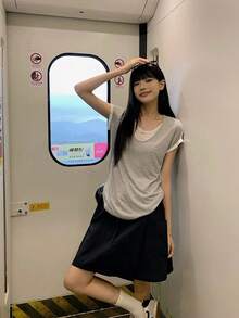 女款休閒灰色 2 合 1 配色圓領短袖 T 恤 春夏寬鬆版型百搭套頭上衣 - 淺灰色 - 查看 6