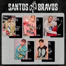 Santos Bravos DUAL 專輯卡,歐美男團周邊 LOMO 收藏卡,粉絲應援明星卡,拉丁美洲男團相片卡,Santos Bravo 粉絲收藏品,世界盃球衣卡,DUAL 出道 EP 盒裝卡,足球球衣 + 私服雙風格照片,Santos Bravos 小卡組,適合卡片專輯收藏、剪貼簿 DIY、粉絲應援 - 彩色 - 查看 10