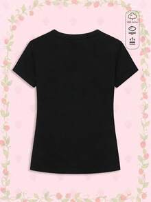 SHEIN X Strawberry Shortcake Camiseta ajustada de manga corta y cuello redondo de color liso para mujer, camiseta ajustada negra con estampado de niña flor y fresa de dibujos animados, ropa casual de primavera/verano para mujer, ropa urbana, vacaciones, curvas, vacaciones, casual, oficina/salón/hogar/deportes al aire libre/estilo retro/sencillo, diseño divertido para adolescentes, unisex, estilo para parejas, retro años 90/Y2K, vacaciones - Negro - Ver 5