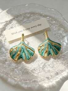 Ins Blogger Style Shiny Black Five-Leaf Stud Earrings, 304 Stainless Steel, For All-Day Wear, Non-Irritating, Smooth Petal Design, Versatile Ear Jewelry For Work, School, Shopping, Dating, Self-Use Or Gift, Perfect For Graduation Season, Casual Outfits, Cafe Check-Ins, Lakeside Photos, Shopping, Picnic With Besties, Small Parties, And Home Gatherings - Multicolor - View 6