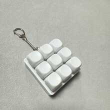 Portachiavi decorativo | Ciondolo quadrato carino in plastica e lega di ferro, adatto per regali di Natale, Ognissanti, San Valentino, tastiera antistress - Multicolore - Visualizzare 3