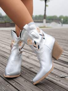 2026 Women's New Outdoor Vintage Silver Western Pointed Toe Floral Embroidered Chunky Heel Ankle Boots V-Cut Western Style Comfortable Versatile Riding Boots - Silver - View 2