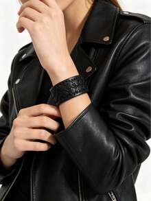 1pc Casual Fashion Black Braided Leather Bracelet For Men, Daily Sports Commute Exquisite Hand Accessory, Perfect Gift For Men - B628 - View 4