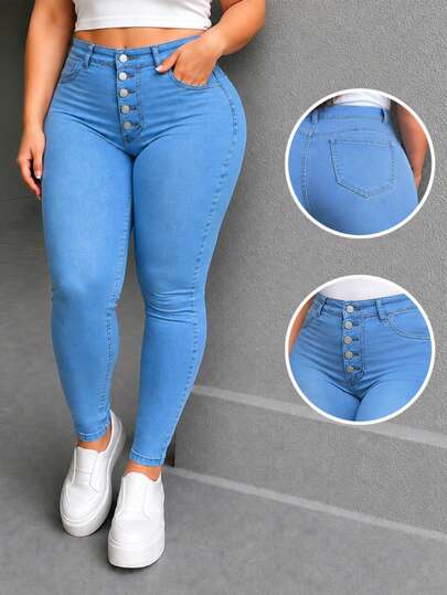 Quần jeans skinny denim nữ size lớn co giãn cao, màu xanh nhạt, chi tiết nút phía trước, dáng ôm dài phong cách thường ngày